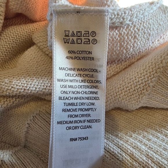 Tahari Cream V-neck Knit Sweater Cotton Blend Women Small Oversized minimalist - Picture 9 of 9